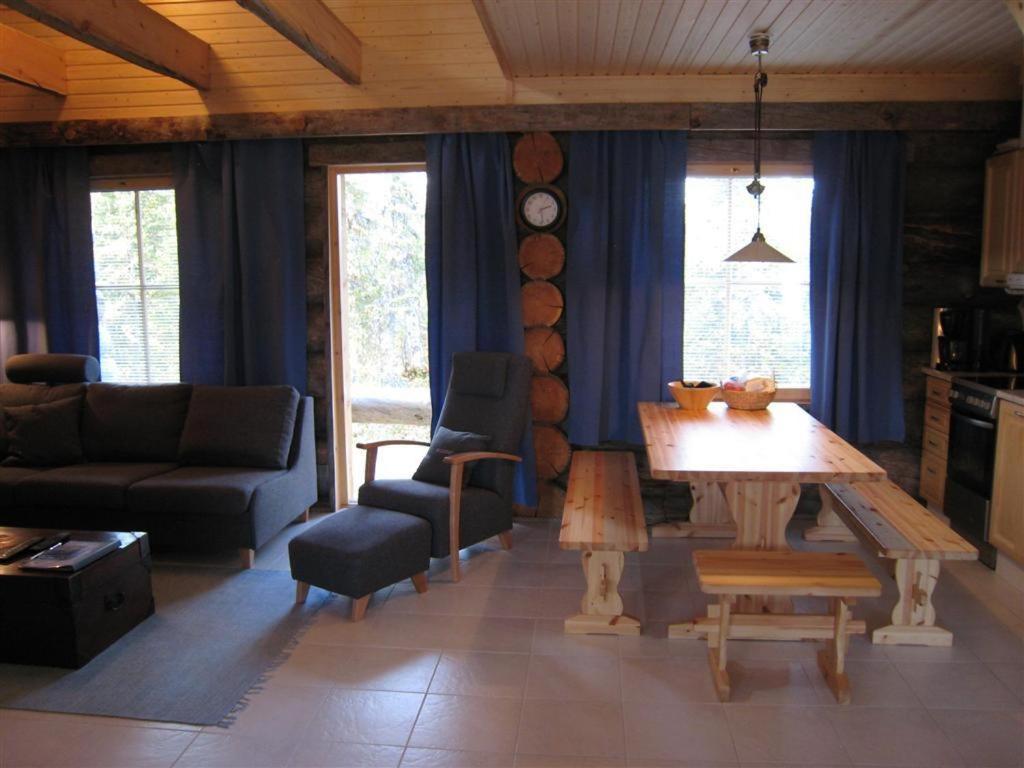 Lost Inn Cabins Akaslompolo Ruang foto